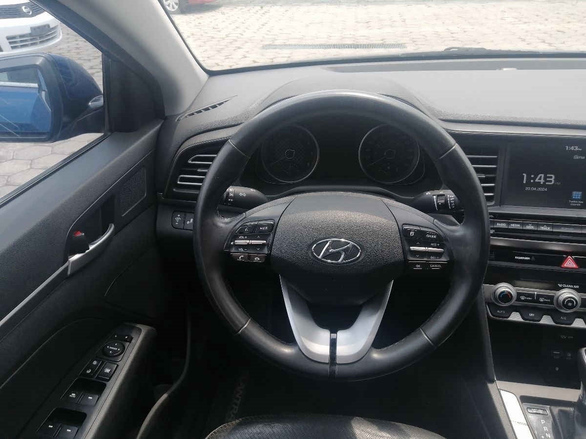 2019 Hyundai Elantra 4p Limited Tech Navi L4/2.0 Aut